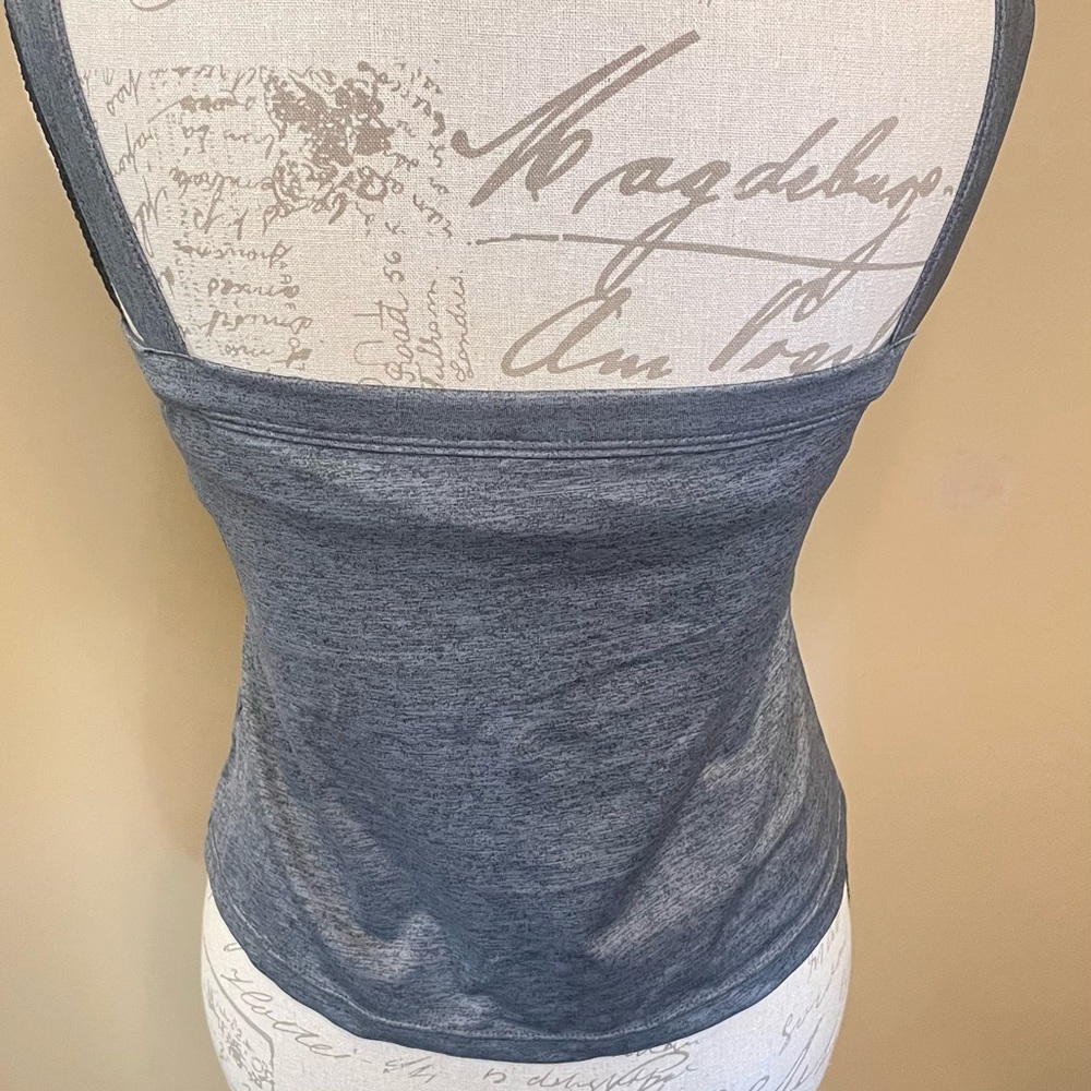 👟NELEUS COMPRESSION RUNNING SHIRT WITH BRA👟 BUNDLE OF 3 🎉 - Picture 9 of 9